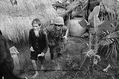 Vietnam War Search & Clear PHOTO Marine With Viet Cong Near Da Nang 65 • $4.28