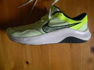 Nike Training Shoes Men Size Us 10 As New Condition • $30