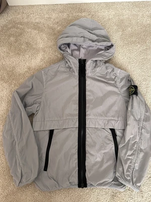 £70 • Buy Stone Island Junior Jacket Aged 8 
