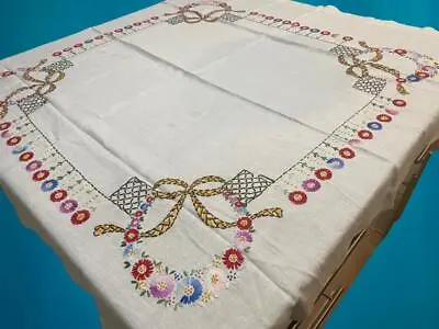 Bridge Card Vtg Tablecloth Hand Embroidery Ombre Lazy Daisy Garden 50x50  Linen • $42.99