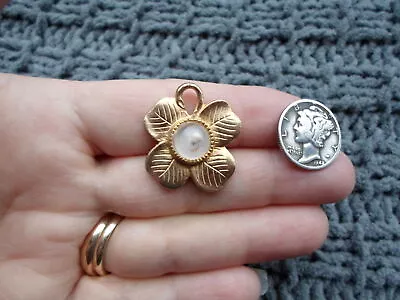 Vintage Gold Tone - 4 Leaf Clover MUSTARD SEED In Lucite PENDANT - Medal Charm • $19.85