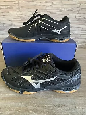 BRAND NEW Mizuno WAVE HURRICANE 3 Women's Volleyball Shoe Black Size 6.5 NWOB • $42.50