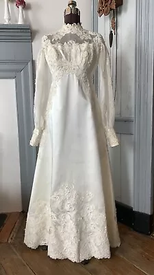 Vintage 1960s Maurer Pearl Lace Ivory White Satin Wedding Dress Puff Sleeves • $100