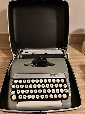 Vintage 1964 Smith Corona Classic 10 5x Series Portable Manual Typewriter W/Case • $69.95