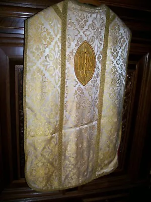 Vintage Roman Chasuble. Casula. Kasel. Pianeta. • $52