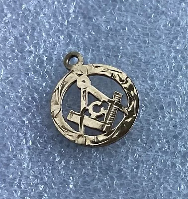 9ct Gold Masonic  Pendant Or Charm  0.7 Grams - Fully Hallmarked - FREEPOST! • £46