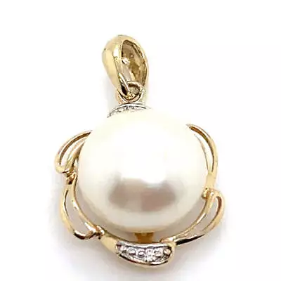 9CT YELLOW GOLD CULTURED PEARL & DIAMONDS SET IN PENDANT TW 1.7g • $129