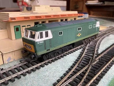 Hornby OO Gauge R758 Class 35 Hymek Diesel Locomotive BR Green D7063 • £10