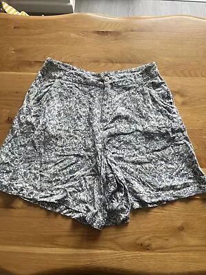 Ladies M&S Marks And Spencer Indigo Collection Light Blue Floral Shorts Size 12 • £0.99