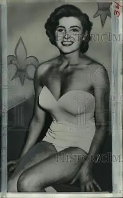 1955 Press Photo Miss England Margaret Rowe Miss Universe Contestant London • $12.99