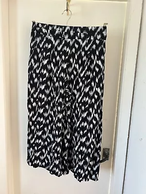 M&S Trousers • £0.99