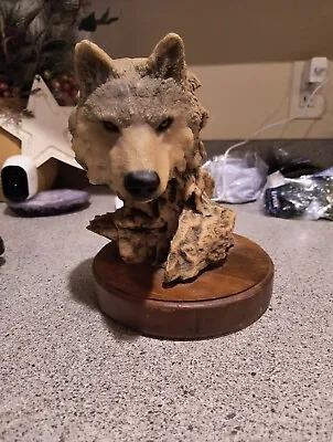 MILL CREEK STUDIOS Focused Prey #7104 Wolf Head Sculpture Wooden Base 6.5 X 5.5  • $29.99