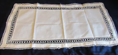 TATTED INSERT TABLE RUNNER OR DRESSER SCARF VINTAGE LINEN One Pieced Edge • $15