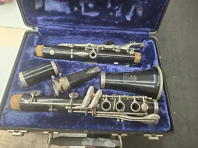 Vintage Bundy Resonite Clarinet With Hard Case • $45