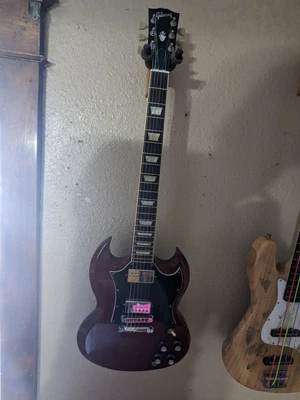 $1000 • Buy 2010 Gibson SG Standard Electric Guitar - Heritage Cherry