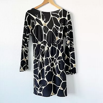 $60 • Buy Tara Grinna Black Gold Geometrical Long Sleeve Open Back Mini Dress Size L