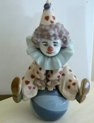 Lladro Clown Figurine   Having A Ball    # 5813 ; Beautiful Condition  • £9.99