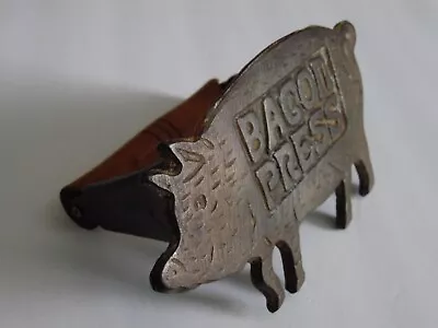 Vintage Cast Iron Pig Bacon Press Wood Handle Retro Kitchen Tool • $17.99