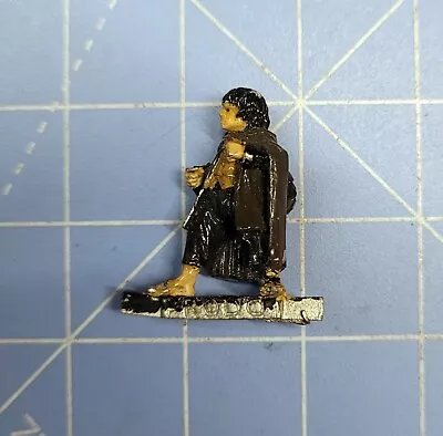 Warhammer Lord Of The Rings Frodo Damaged Or Missing Parts  • £1.99