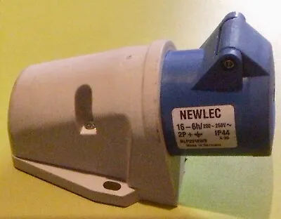 Newlec 16a Socket Outlet Nlp2316w8 Three Pin 2p+e Single Phase 240v Ac Ip44 • £10.95