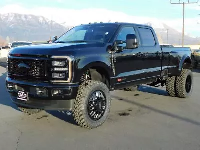 2023 Ford SUPER DUTY F-350 LIMITED • $1075