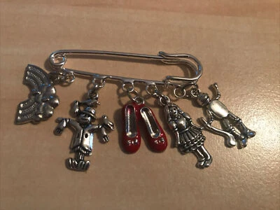 £3.95 • Buy 1 Wizard Of Oz Dorothy, Ruby Slippers Kilt Pin