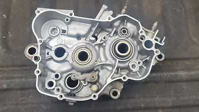 2000 Yamaha YZ125 OEM RIGHT SIDE ENGINE MOTOR CRANKCASE CRANK CASE YZ 125 5ET00 • $119