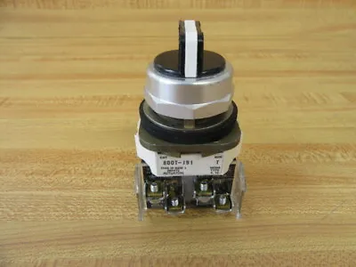 Allen Bradley 800T-J91B Selector Switch 800TJ91B W/(2) 800T-XA • $108.77