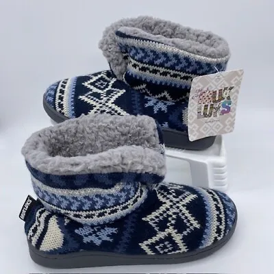 MUK LUKS Women's Sweater Boots Slippers - SNOWFLAKES - NEW W/Tag Size Small 5-6 • $15