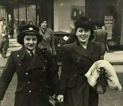 £14.99 • Buy Vintage WRAF Photo Royal Air Force Women Sergeant Street Uniform 1940s