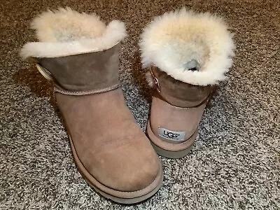 UGG Australia Bailey Button Ankle 3352 Mini Boots Chestnut Brown Women Sz 8 • $9.99