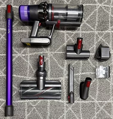 Dyson V11 ANIMAL Cordless Vacuum Cleaner Purple- Nice Set• • $33