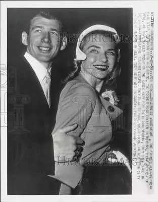 1953 Press Photo Ernest Vandeweghe & Bride  Miss America  Colleen Hutchins In NY • $19.99