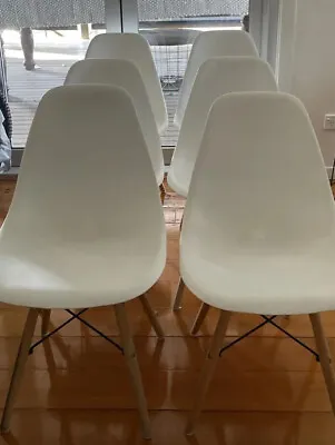 $50 • Buy Set Of 6 Retro Dining Cafe Chairs DSW White And Timber Legs P/U Brisbane Replica