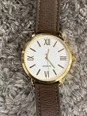 Mens Gold Tone White Dial Roman Numerals Leather Band Watch - New Battery Works! • $11.99