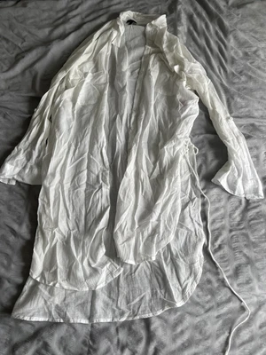 £5 • Buy Topshop Relaxed White Beach Shirt Size S