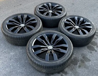 Original Set Of (4)  20” VW Tiguan Black Gloss  5NA601025G With Tires • $3699.99