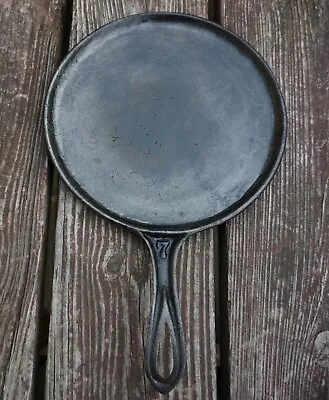 Early 1800's Cast Iron No. 7 Round Griddle With Gate Mark & Fancy Handle • $45