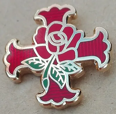 Masonic Tie Lapel Pin Badge - Green Red Enamel - Gilt - ROSE CROIX - 17 Mm • £4.25