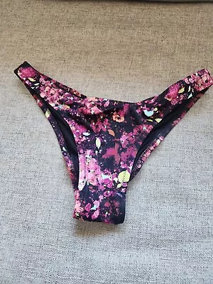 Victoria Secret Striped Bathing Suit Bottoms - Never Been Worn - L • $9.99