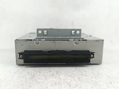 Volvo V40 Am Fm Cd Player Radio Receiver GHRN5 • $39.99