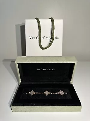 Van Cleef Bracelet  • $800