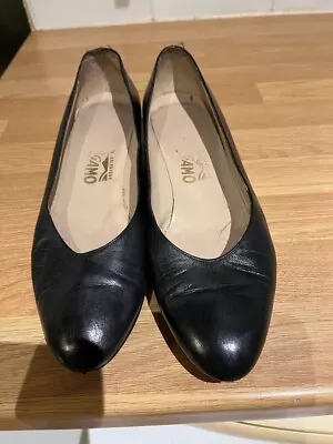 Salvatore Ferragamo Womens Shoes Size 8.5B • £20