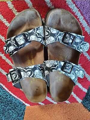 £9.99 • Buy Birkenstock Papillio Size 4 Black White Retro Printed Sandals