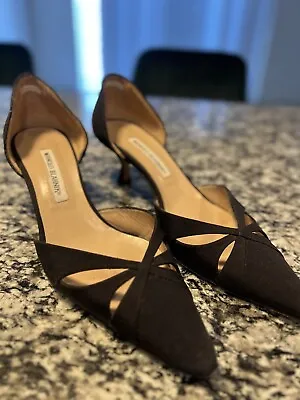 Manolo Blahnik Black Silk Strappy Pointed Toe D’orsay Kitten Heel Pump Size 38.5 • $99