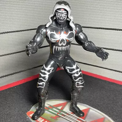 LA PARKA NEGRA Mexican Wrestler Toy 7  Tall - Juguete De Luchador Mexicano • $14.99