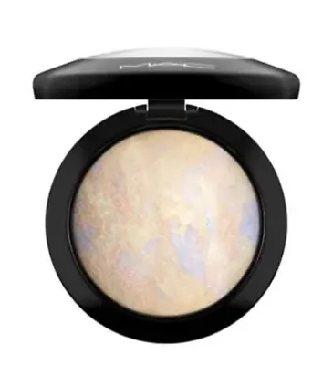 MAC Highlighter  Mineralize Skinfinish Natural Powder Shade Lightscapade-10g • £17