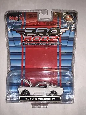 2005 MAISTO PRO RODZ '67 FORD MUSTANG GT WHITE MOC Sealed New Die Cast Car 1:64 • $12.50