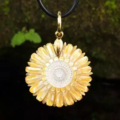Flower Pendant Mother-of-Pearl & Vermeil Gold-plated Over Sterling Silver 5.69 G • $58