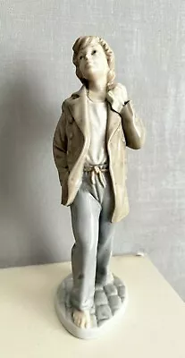 Nao By Lladro Barefoot Boy With Knapsack Figurine • £9.99